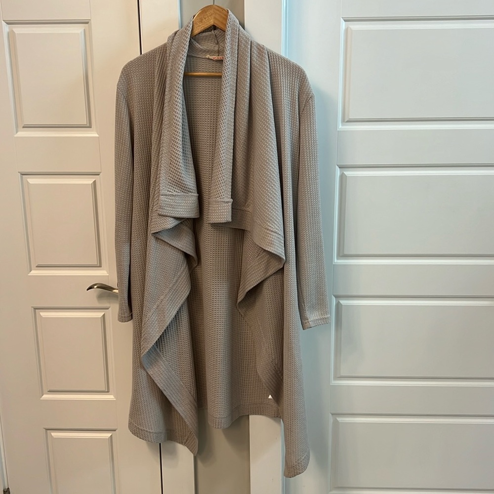 EUC Long waffle lightweight cardigan with cowl drape